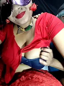 Snapshot of Hotty-priyanka chatting on 04.28.26 Hotty-priyanka online show from 04.28.26