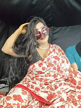 Snapshot of Hotty-priyanka chatting on 04.29.26 Hotty-priyanka online show from 04.29.26