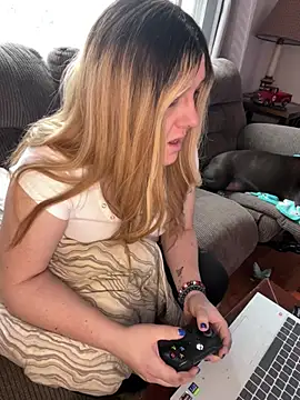 PuckBunny17 online show from 12.17.24