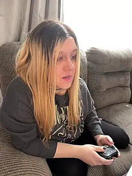 PuckBunny17 online show from 01.22.25