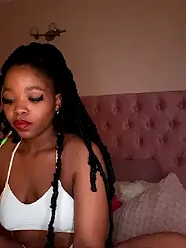 Snapshot of ItsLeyaa chatting on 12.01.24 ItsLeyaa online show from 12.01.24