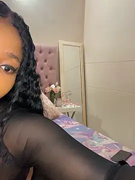 Snapshot of ItsLeyaa chatting on 01.17.25 ItsLeyaa online show from 01.17.25
