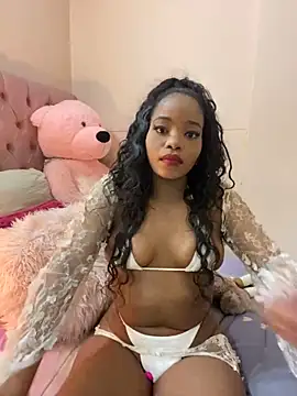 Snapshot of ItsLeyaa chatting on 02.26.25 ItsLeyaa online show from 02.26.25