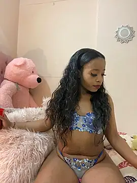 Snapshot of ItsLeyaa chatting on 02.28.25 ItsLeyaa online show from 02.28.25