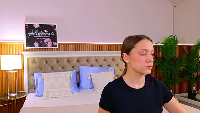 Snapshot of AliceBrayan chatting on 02.23.25 AliceBrayan online show from 02.23.25