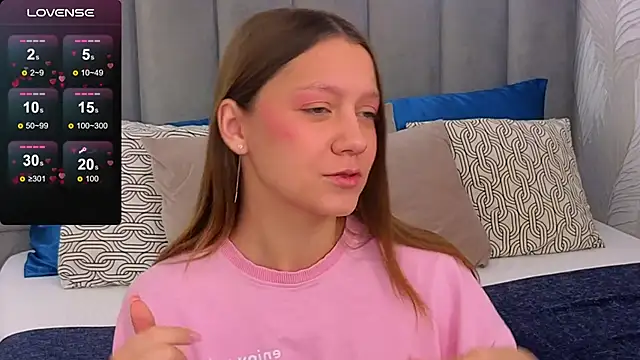 Snapshot of AliceBrayan chatting on 02.28.25 AliceBrayan online show from 02.28.25