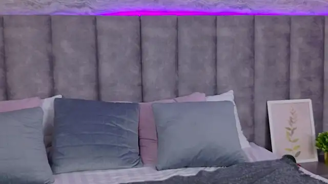 Snapshot of AliceBrayan chatting on 03.14.25 AliceBrayan online show from 03.14.25