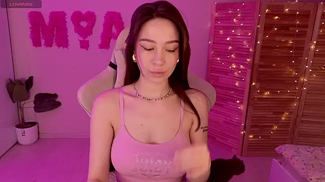 Miss Mia Murr online show from 11.19.25