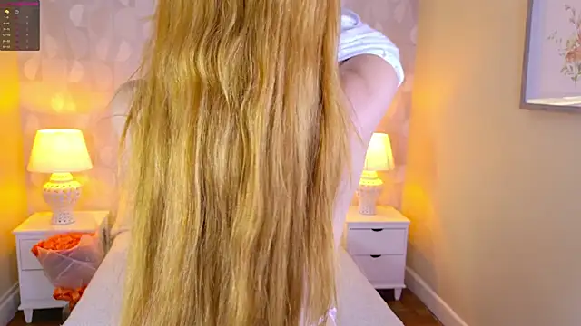 Snapshot of april_rousse chatting on 02.19.25 april rousse online show from 02.19.25