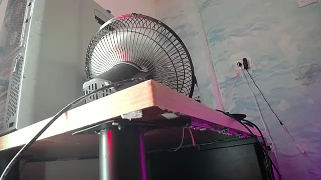 Snapshot of baihu_jin chatting on 12.25.24 baihu jin online show from 12.25.24