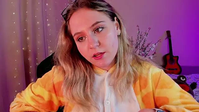 Diana Flower online show from 03.13.25