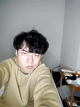 whitebriefboy online show from 02.18.25