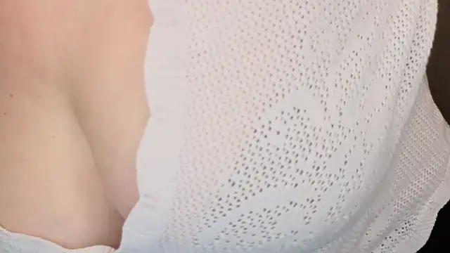 Helens love online show from 10.26.25