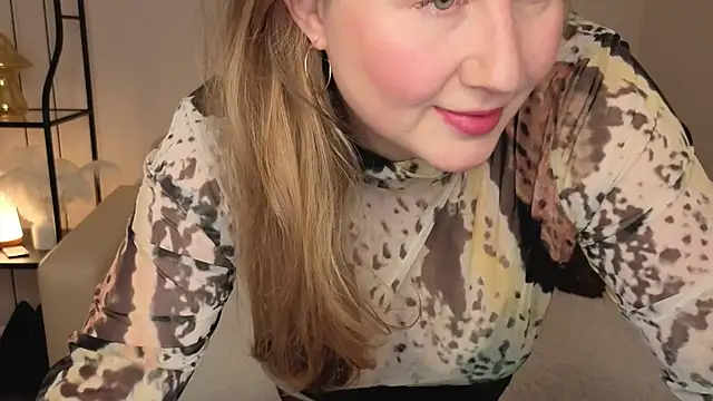 Helens love online show from 11.22.25