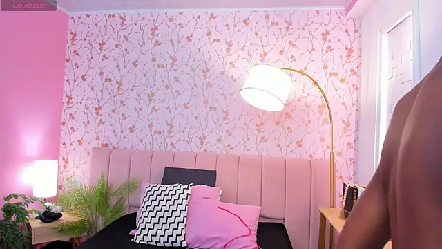 amber-hill online show from 02.25.25