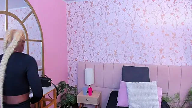 amber-hill online show from 11.28.25