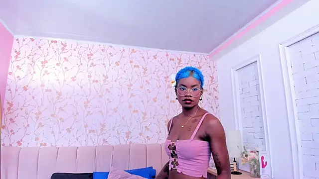 amber-hill online show from 03.03.26