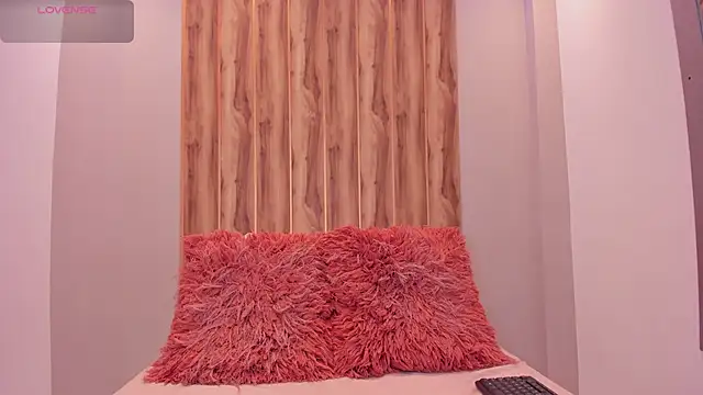 Snapshot of jhasly_am chatting on 11.20.25 jhasly am online show from 11.20.25