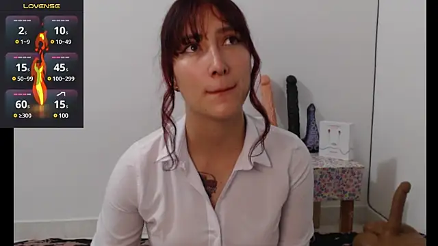 Snapshot of hitomi_arata chatting on 03.13.25 hitomi arata online show from 03.13.25