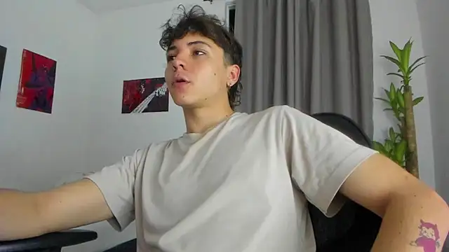 Snapshot of Joe23__ chatting on 11.12.25 Joe23 online show from 11.12.25