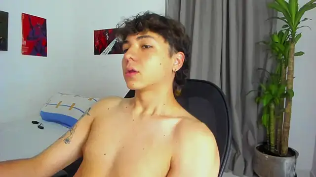 Snapshot of Joe23__ chatting on 12.05.25 Joe23 online show from 12.05.25