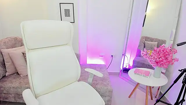 Snapshot of naomii_campbell_ chatting on 11.05.25 naomii campbell online show from 11.05.25