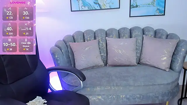 Snapshot of naomii_campbell_ chatting on 11.23.25 naomii campbell online show from 11.23.25