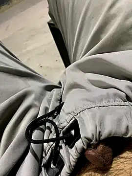 Snapshot of YawlingJingoist chatting on 12.14.25 YawlingJingoist online show from 12.14.25