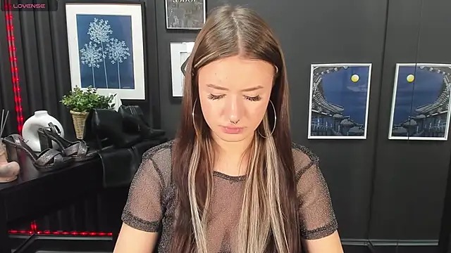 Snapshot of Lily_Moonlight chatting on 01.09.25 Lily Moonlight online show from 01.09.25