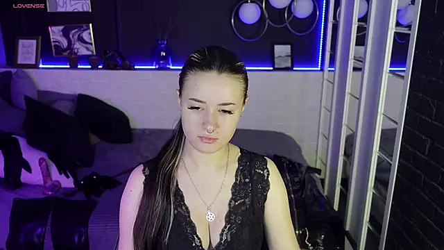 Snapshot of Lily_Moonlight chatting on 02.20.25 Lily Moonlight online show from 02.20.25