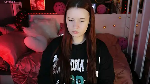 Lily Moonlight online show from 02.10.26