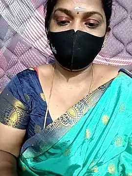 Snapshot of Renuma chatting on 11.03.25 Renuma online show from 11.03.25