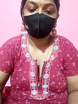 Snapshot of Renuma chatting on 11.06.25 Renuma online show from 11.06.25