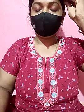 Snapshot of Renuma chatting on 12.05.25 Renuma online show from 12.05.25