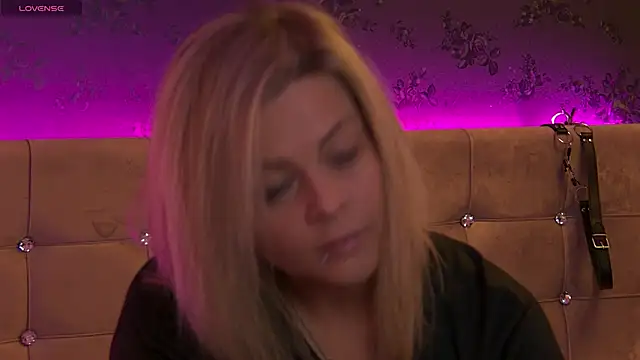 ZoeMesmerize online show from 11.06.25