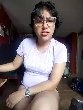 Snapshot of Im_Alma_ chatting on 12.12.24 Im Alma online show from 12.12.24