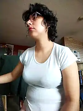 Snapshot of Im_Alma_ chatting on 01.28.25 Im Alma online show from 01.28.25