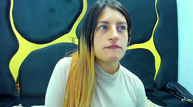 GiaRoussel online show from 02.12.25