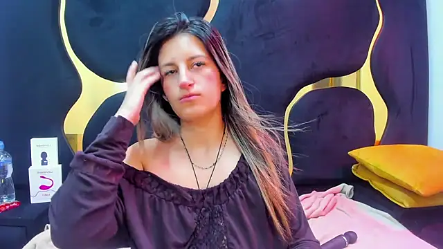 GiaRoussel online show from 10.26.25