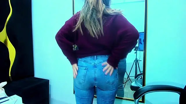 GiaRoussel online show from 12.05.25