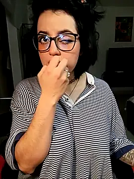 Lin-cute online show from 03.16.25