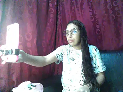 ifeelverywet andhot online show from 01.04.25