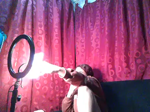 ifeelverywet andhot online show from 03.17.25