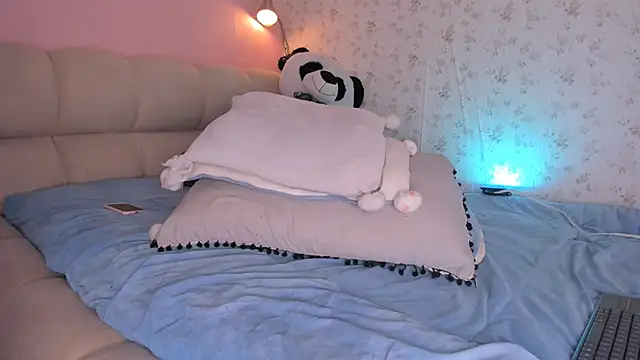 Snapshot of kitty_miaa chatting on 02.25.25 kitty miaa online show from 02.25.25