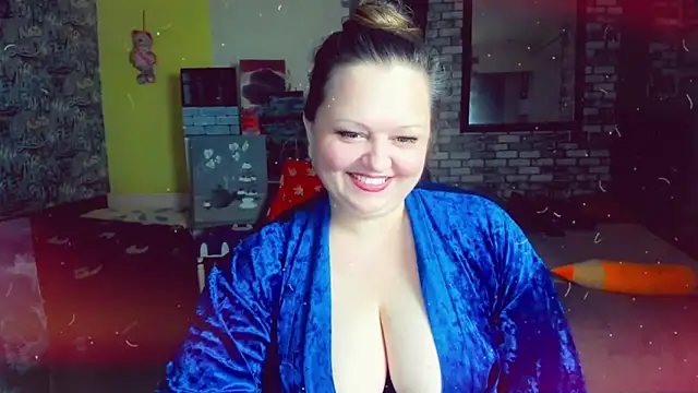 Snapshot of KlaraHoll chatting on 12.05.24 KlaraHoll online show from 12.05.24