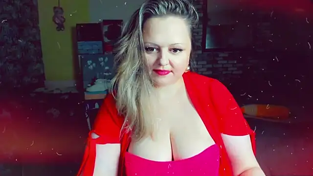 Snapshot of KlaraHoll chatting on 12.29.24 KlaraHoll online show from 12.29.24