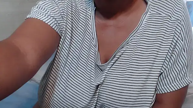 FlavoredNia online show from 03.16.25