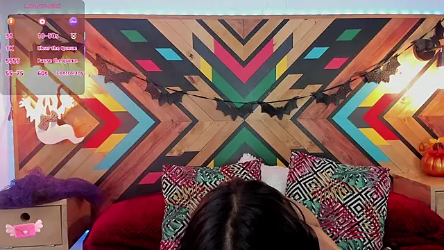 Snapshot of NaiirobiSwan chatting on 10.30.25 NaiirobiSwan online show from 10.30.25