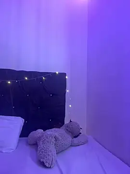 alisson carolina73 online show from 12.24.24