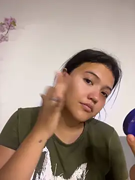 alisson carolina73 online show from 04.29.26